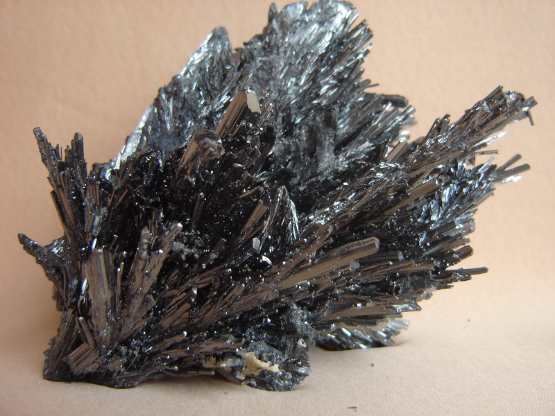 中国镓、锗、锑等出口管制已超一年，对美打击效果如何？